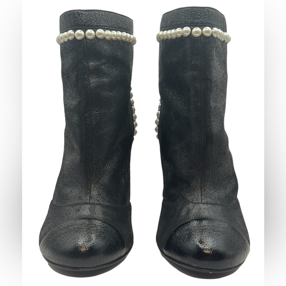 CHANEL Pearl Ankle Boots Black Leather EU 38 US 8 - Picture 11 of 16